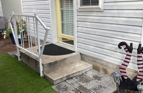 Orem Apartment | Darling secluded 1 bedroom 1 bathroom w/hot tub apartment.