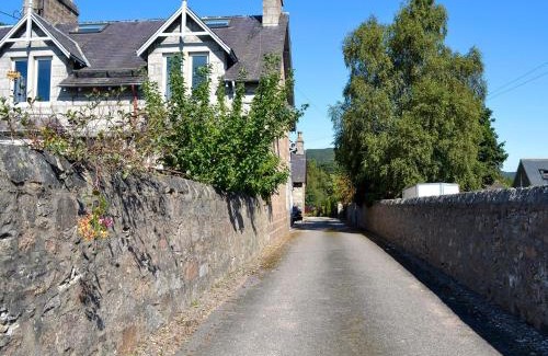 Ballater House | Darroch View