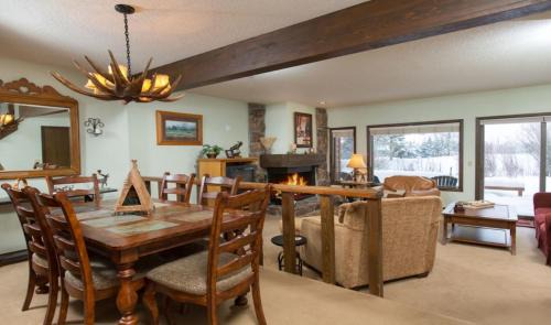 Jackson Hole Apartment | Darwin E