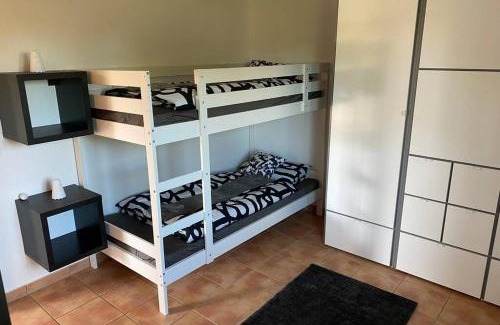 Ludwigshafen Apartment | Das Schneckenhaus - Ferienwohnung mit Pool & Seeblick