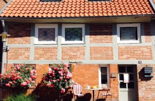 Boizenburg Apartment | DAS TRAUFENHAUS AM WALL - Urlaub im Denkmal