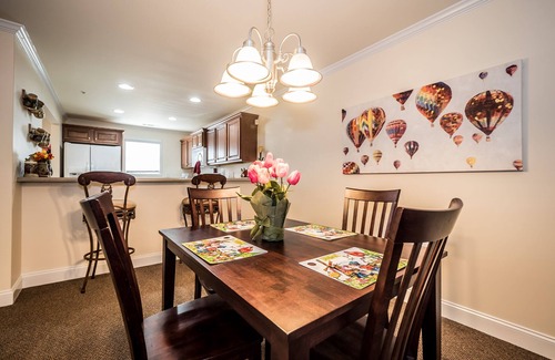 Helen Condo | 🌷 Das Tulip, the perfect place to stay in Helen. Center of town, Ground floor🏰