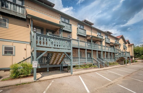 Helen Condo | 🌷 Das Tulip, the perfect place to stay in Helen. Center of town, Ground floor🏰