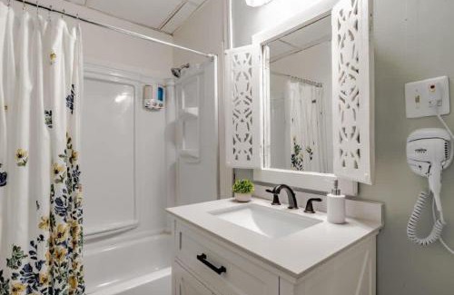 Mobile Apartment | Dauphin District Darling #1-Downtown, Restaurants