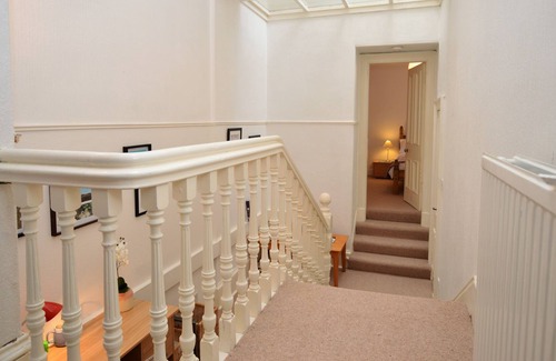 Kilmun Apartment | Davaar Upper Apartment, promenade location Dunoon