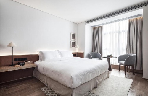 Yuzhong Hotel | David's Deer Hotel