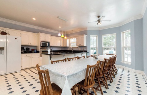 Murfreesboro House | David's Fun House - Sleeps 24. Pool Table, Ping Pong, Piano.n5 Bedrooms, 3 Baths