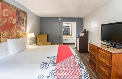 Elkhart Hotel | Day lite inn