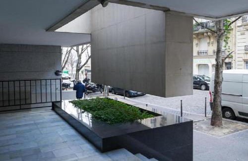 Porte-Dauphine House | Dayroom Espace Paris sans nuitée et Chambre partagée Chatillon nuitée - Repos journée ou Espace Travail 8-19h Proche Tour Eiffel ou Usage bureau à l'heure en journée - Nuitée Chatillon Avenue Paris