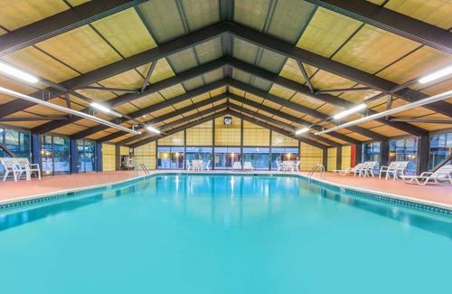 Minisink Hills Hotel | Days Inn by Wyndham East Stroudsburg