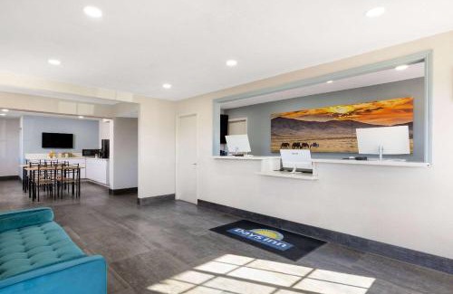 Bakersfield Hotel | Days-Inn by Wyndham Bakersfield
