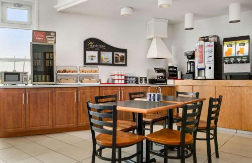 Mauricie Hotel | Days Inn by Wyndham Trois-Rivieres