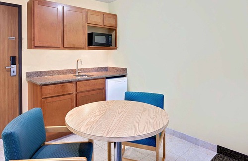 Cadillac Hotel | Days Inn by Wyndham Cadillac