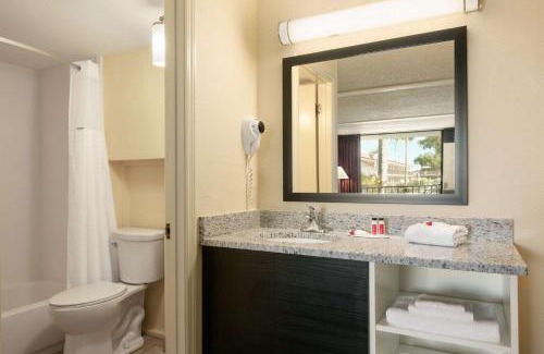 Clearwater Hotel | Days Inn by Wyndham Clearwater/Central