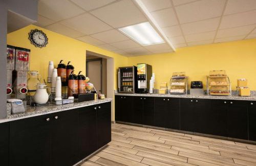 Clearwater Hotel | Days Inn by Wyndham Clearwater/Central
