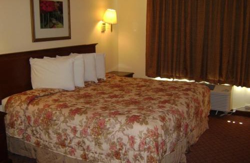 Gunter Afs Hotel | Days Inn by Wyndham Coliseum Montgomery AL