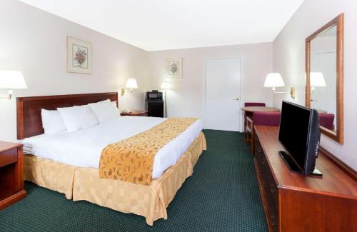 Dahlonega Hotel | Days Inn by Wyndham Dahlonega University Area