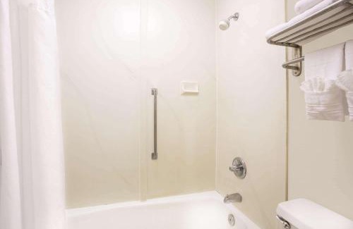 Easley Hotel | Days Inn by Wyndham Easley West Of Greenville/Clemson Area