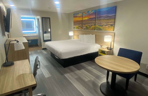 El Paso Hotel | Days Inn by Wyndham El Paso West