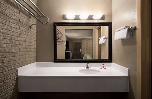 Hardeeville Hotel | Days Inn by Wyndham Hardeeville/I-95 State Line