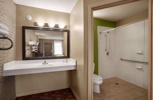 Hardeeville Hotel | Days Inn by Wyndham Hardeeville/I-95 State Line