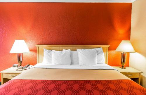 Hinesville Hotel | Days Inn by Wyndham Hinesville Near Fort Stewart, Newly Renovated, Free Hot Breakfast, Restaurant and Bar