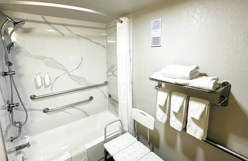 Holland Hotel | Days Inn by Wyndham Holland