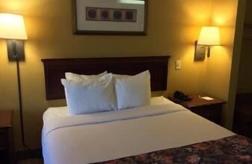 Hoover Hotel | Days Inn by Wyndham Hoover Birmingham