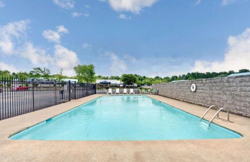Joelton Hotel | Days Inn by Wyndham Joelton/Nashville