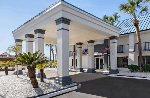Kingsland Hotel | Days Inn by Wyndham Kingsland GA