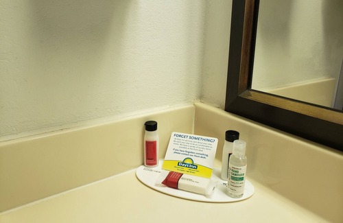 Lake Village Hotel | Days Inn by Wyndham Lake Village