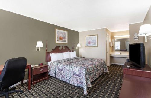Lenoir City Hotel | Days Inn by Wyndham Lenoir City