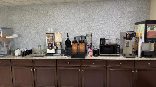 Lexington Hotel | Days Inn By Wyndham Lexington-Columbia