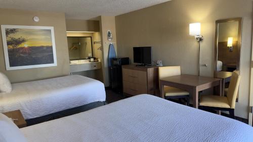 Lexington Hotel | Days Inn By Wyndham Lexington-Columbia