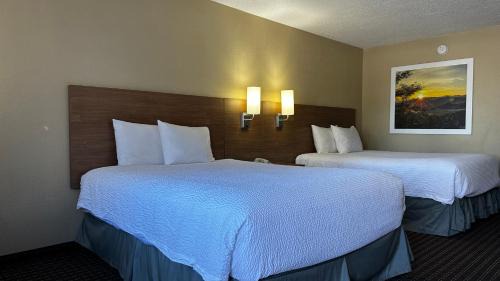 Lexington Hotel | Days Inn By Wyndham Lexington-Columbia