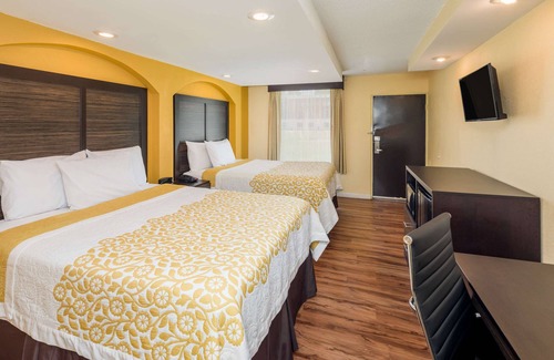 Madison Hotel | Days Inn by Wyndham Madison