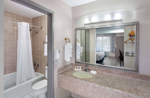 Melbourne Hotel | Days Inn by Wyndham Melbourne