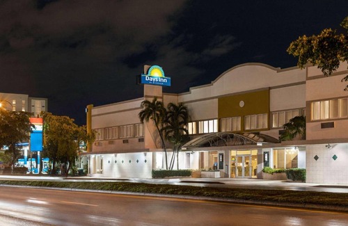 Miami Springs Hotel | Days Inn by Wyndham Miami Airport North