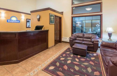 Minot Hotel | Days Inn by Wyndham Minot