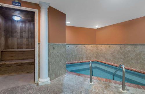 Minot Hotel | Days Inn by Wyndham Minot