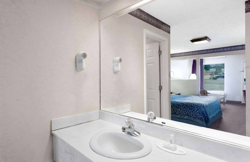 Morristown Hotel | Days Inn by Wyndham Morristown