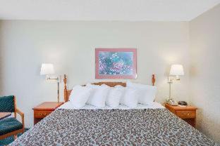 Newport Hotel | Days Inn by Wyndham Newport
