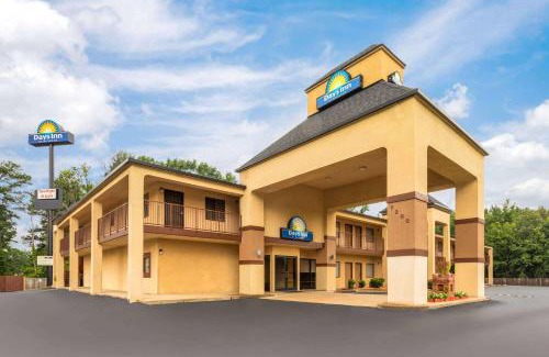 North Little Rock Hotel | Days Inn by Wyndham North Little Rock Maumelle