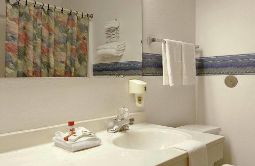 West Omaha Hotel | Days Inn by Wyndham Omaha - West Dodge