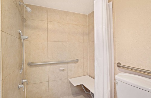 Orlando Hotel | Days Inn by Wyndham Orlando Airport Florida Mall