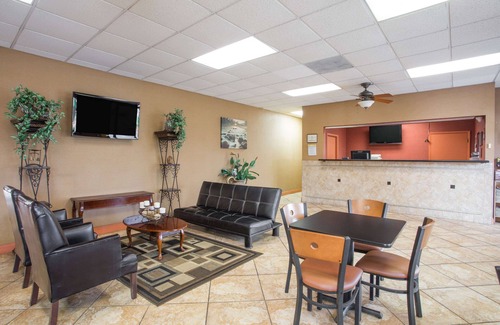 National Gardens Hotel | Days Inn by Wyndham Ormond Beach