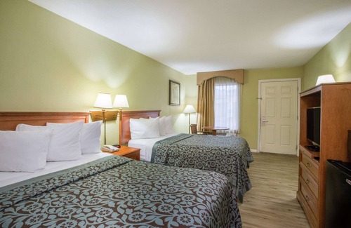National Gardens Hotel | Days Inn by Wyndham Ormond Beach