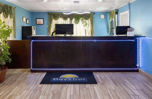 West Glens Falls Hotel | Days Inn by Wyndham Queensbury/Lake George