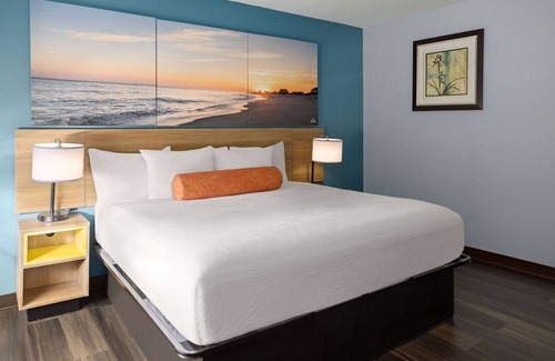 West Glens Falls Hotel | Days Inn by Wyndham Queensbury/Lake George