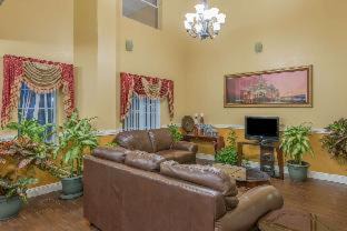 San Antonio Hotel | Days Inn by Wyndham San Antonio Southeast Frost Bank Center